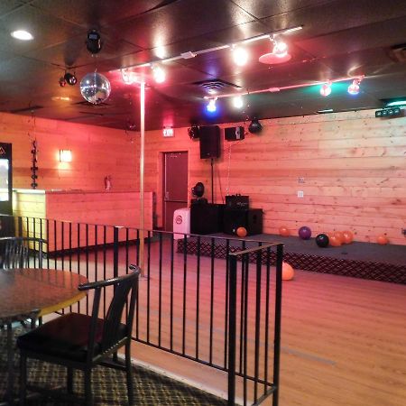 Casey'S InnLac du Bonnet エクステリア 写真
