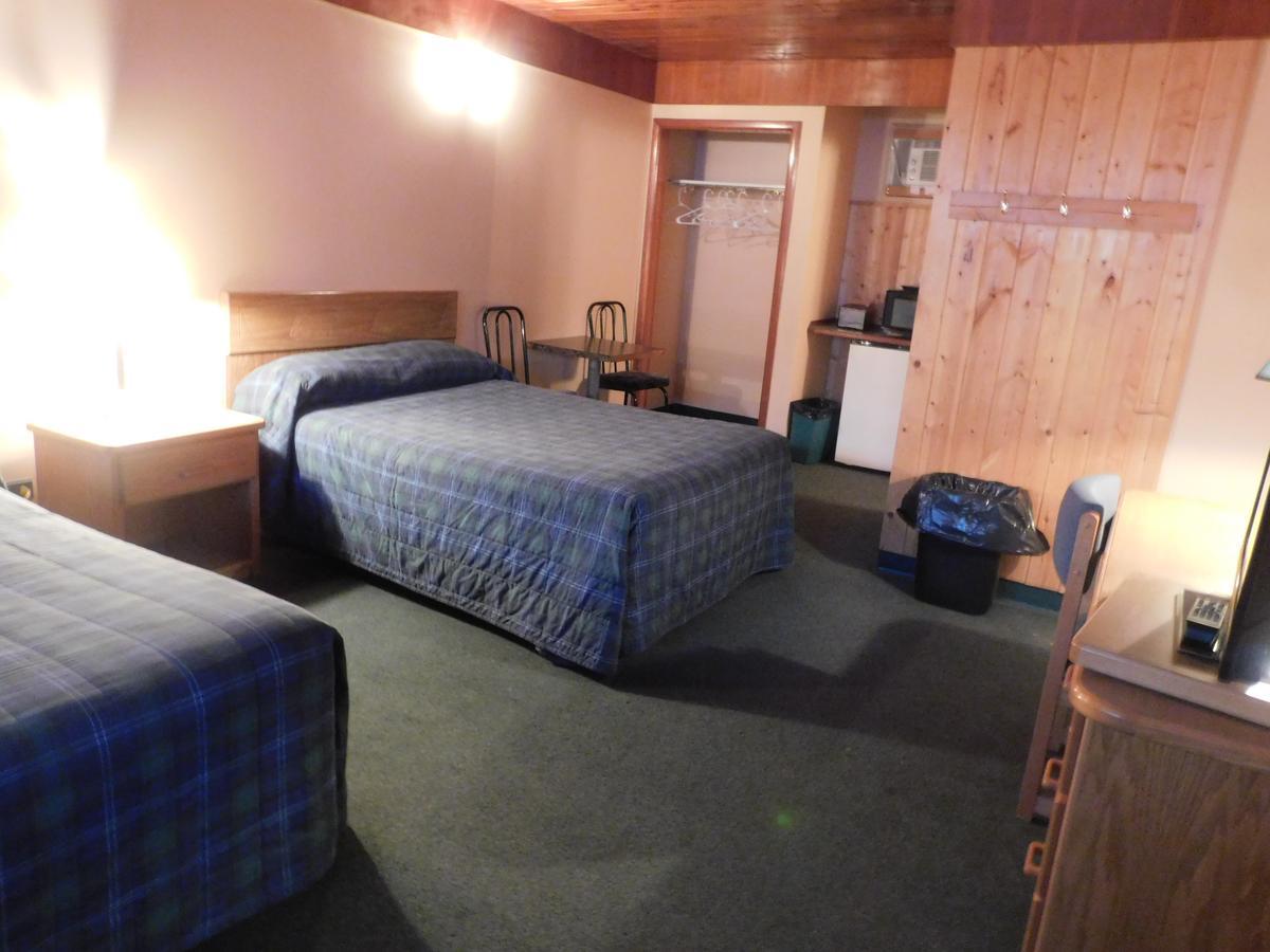 Casey'S InnLac du Bonnet エクステリア 写真